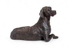 Pointer Urn